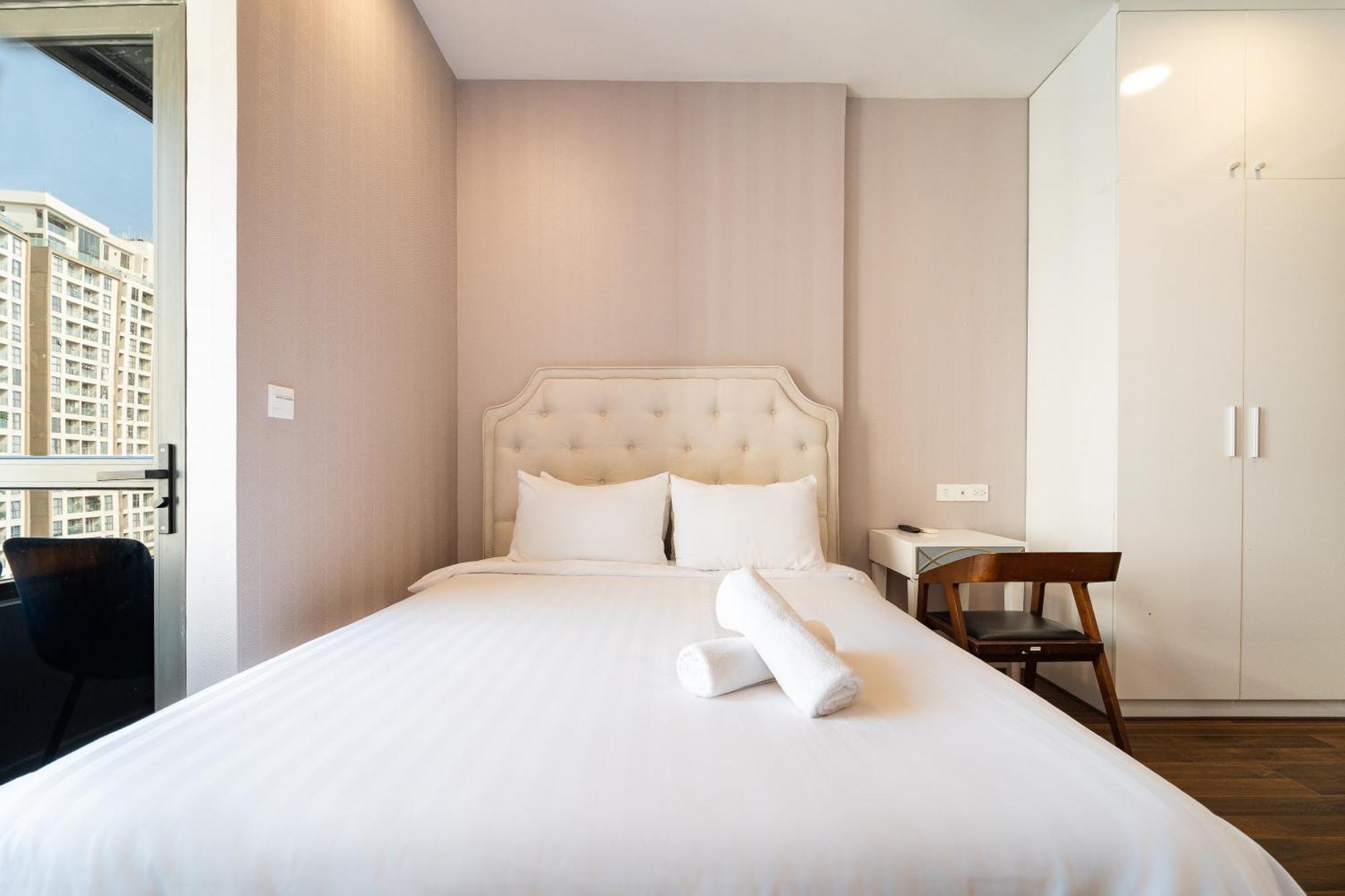 Saigon Authentic Apartments: Infinity Pool & Daily Perks Ho Chi Minh City Exterior photo